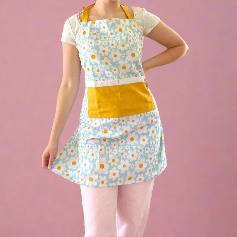 100% Cotton Apron - Blue Daisy