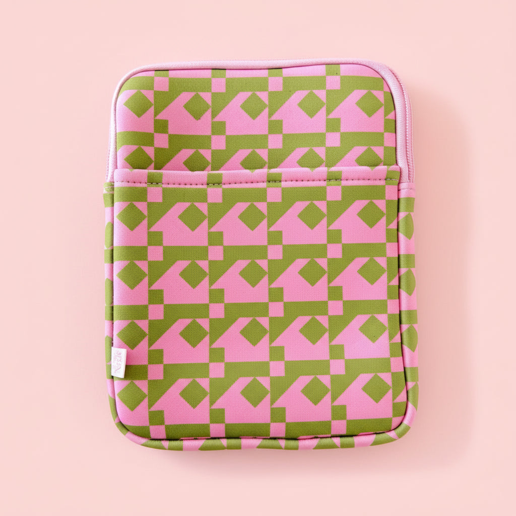 E-reader / Tablet Sleeve - Cozy Quilt