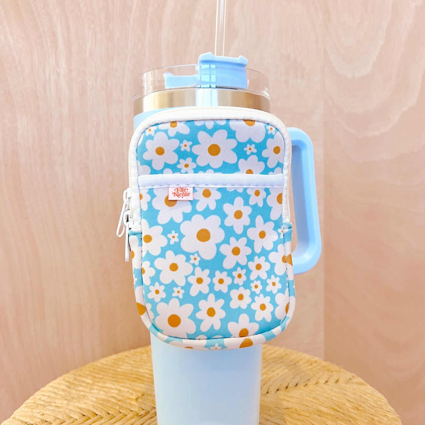 Water Bottle Backpack - Blue Daisy