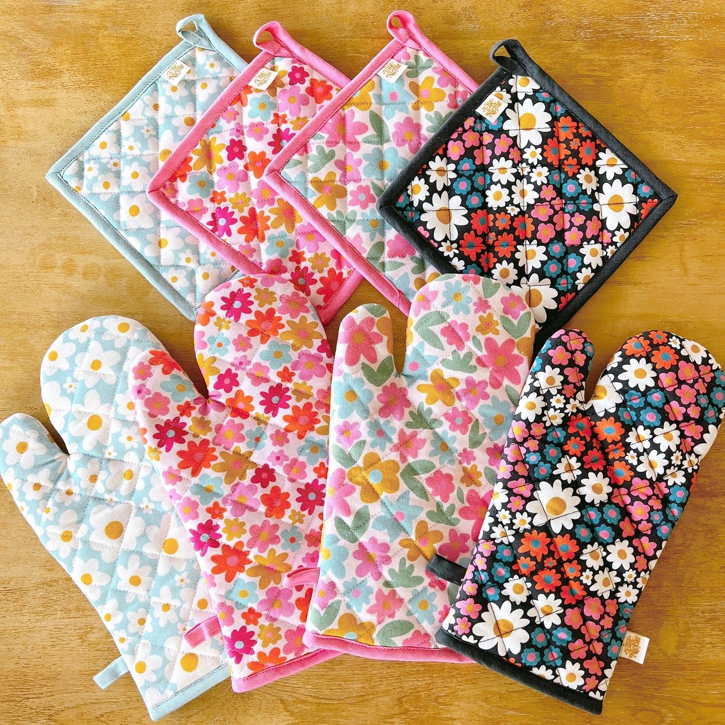 Oven Mitt + Pot holder Set - Retro Floral