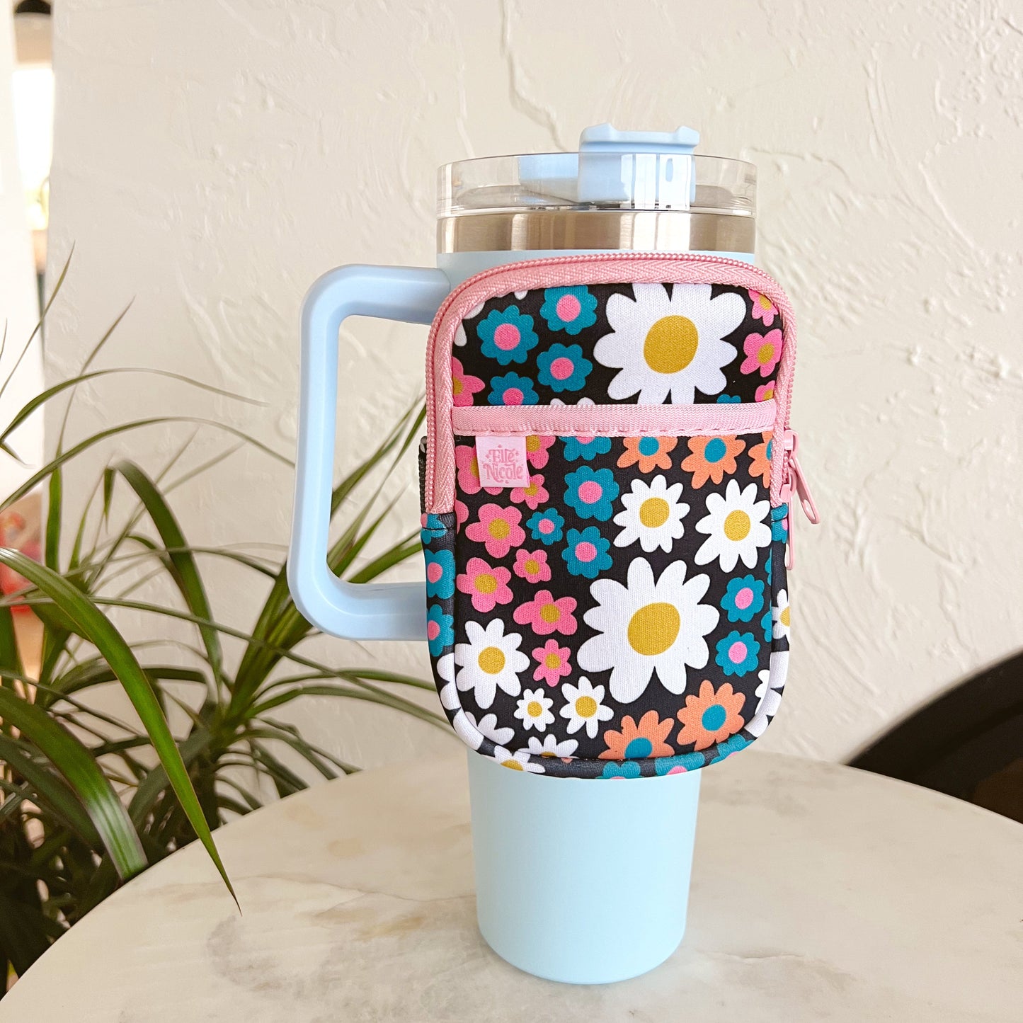 Water Bottle Backpack - Darling Daisy