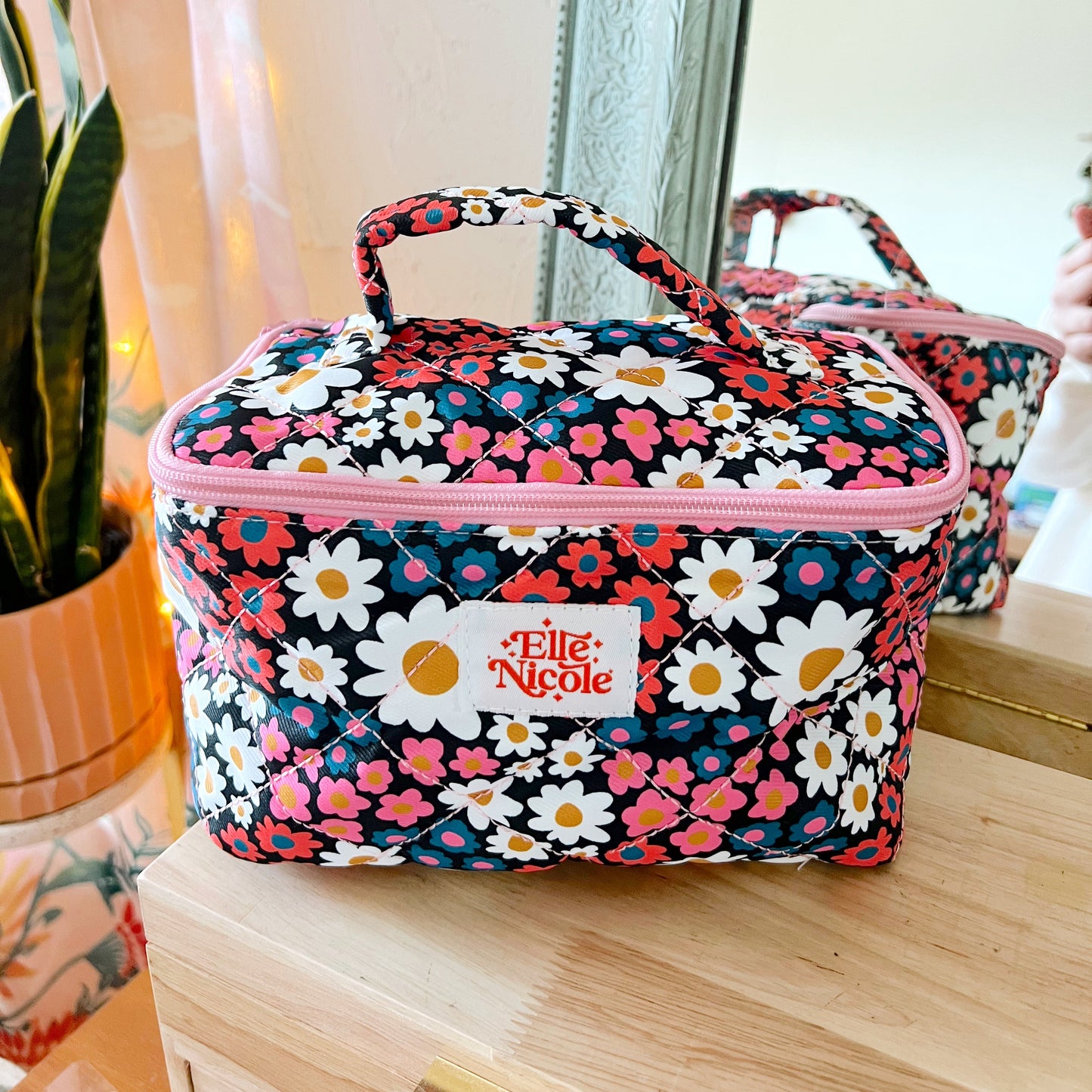 Quilted Handle Cosmetic Bag - Darling Daisy