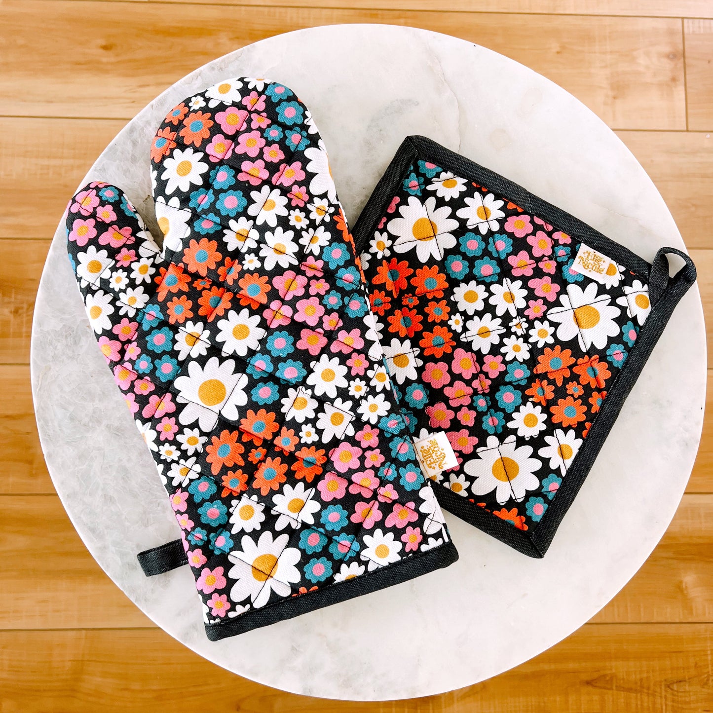 Oven Mitt + Pot holder Set - Darling Daisy